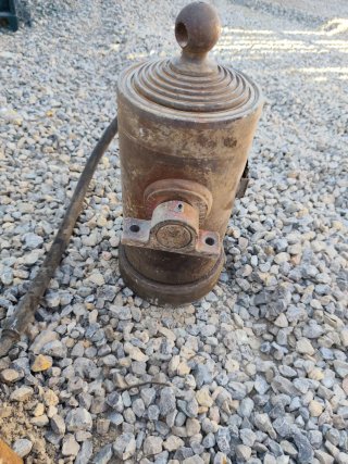 Botella hidráulica basculante .