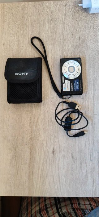 Cámara Sony Cyber-shot 14.1 MP Negra