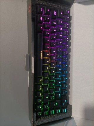 Teclado Mecánico Tempest K20 BEAST RGB