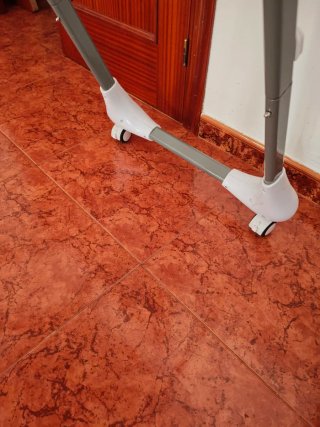 Trona Asalvo conejito gris y ruedas