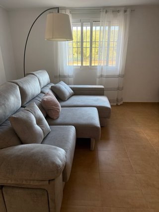 Sofá chaiselongue gris claro
