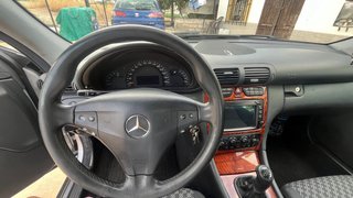 Mercedes-Benz C220 2004