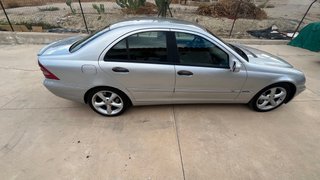 Mercedes-Benz C220 2004