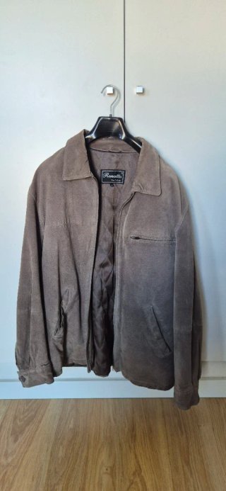 Chaqueta de piel marrón