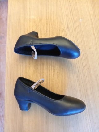 Zapatos baile español niña Talla 27