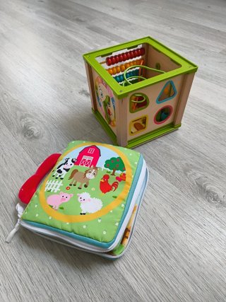 Lote Juguetes Bebé: Libro y Cubo Actividades