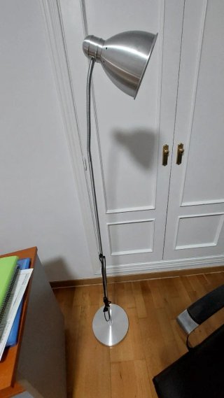 Lampada da terra Ikea argentata