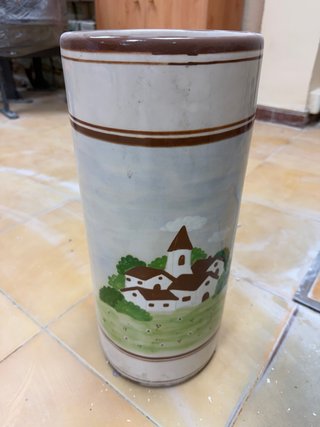 Paragüero de cerámica antiguo