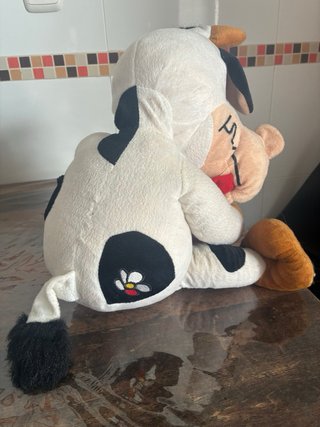 Vaca peluche con cartel OJO TENGO MALA LECHE