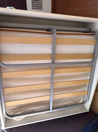 Mueble auxiliar blanco y madera