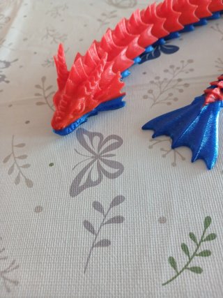 Dragón articulado impreso en 3D