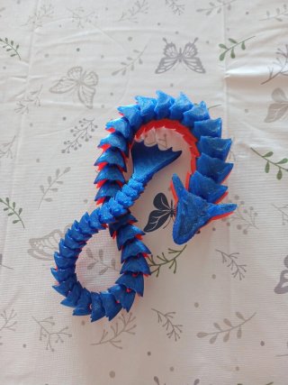 Dragón articulado impreso en 3D