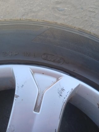 Ruedas de coche con llantas
