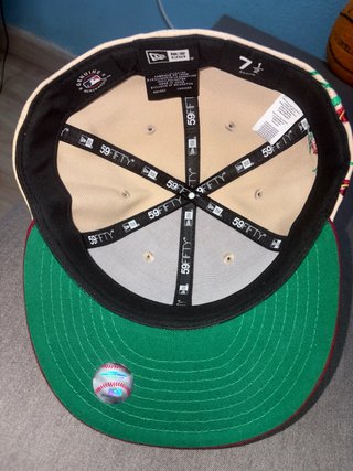 Gorra New Era Yankees Beige y Roja