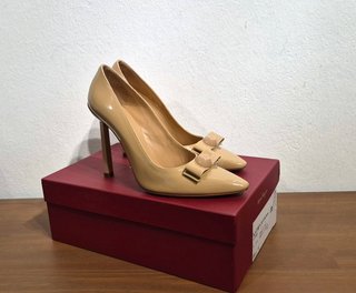Decolletè con tacco, pelle, beige, Ferragamo, n.41