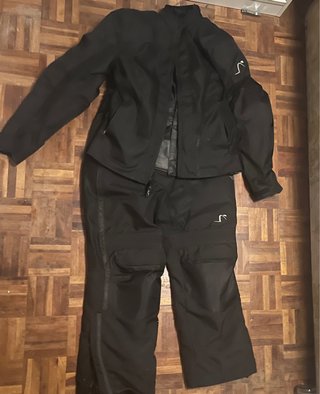 Conjunto Moto Chaqueta y Pantalón Negro