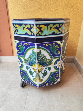 Jardinera Octogonal con Azulejos Sevillanos