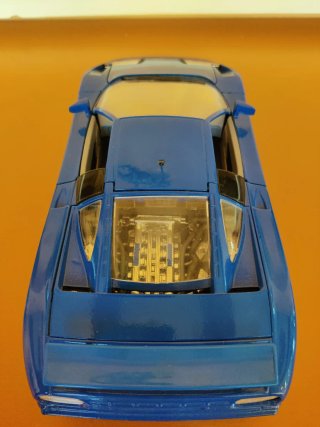 Bugatti EB110 Burago 1:18