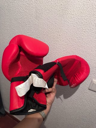 Saco de boxeo Outshock + 2 pares guantes