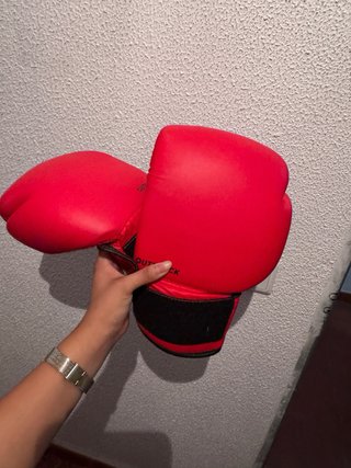 Saco de boxeo Outshock + 2 pares guantes