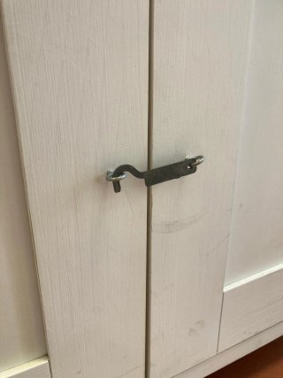 Cómoda madera y metal gris/blanco