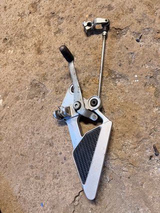 Estribo Izquierdo Yamaha FZ6-N 2007