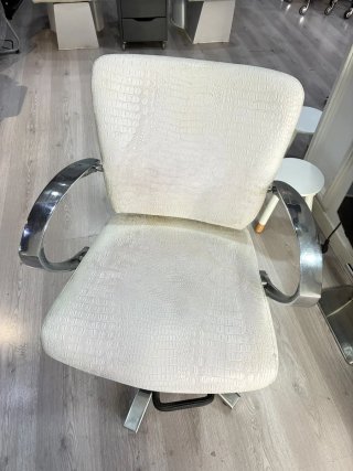 Sillón de peluquería blanco