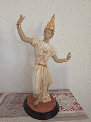 Figuras de Porcelana Pareja Bailarines Dorados