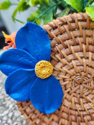 Pendientes Anémona Azul y Dorado Arcilla