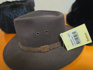 Lote 2 Gorros Rusos + Sombrero Barbour