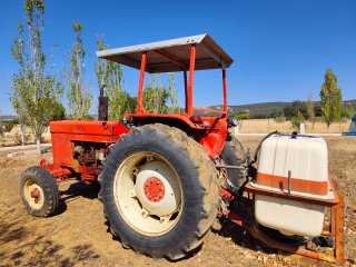 Tractor International Casse 885 75CV con cuba y ap