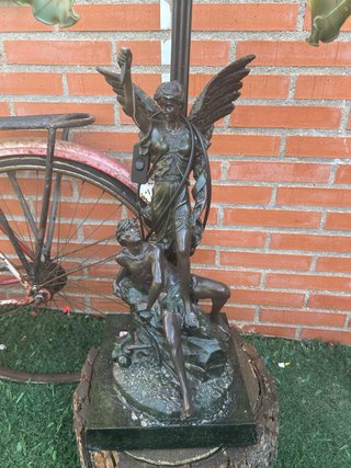 Lámpara Escultura Ángel y Hombre