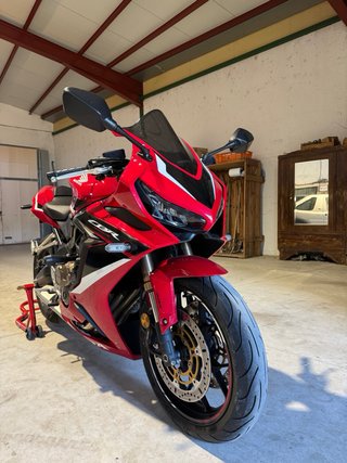 Honda CBR650R