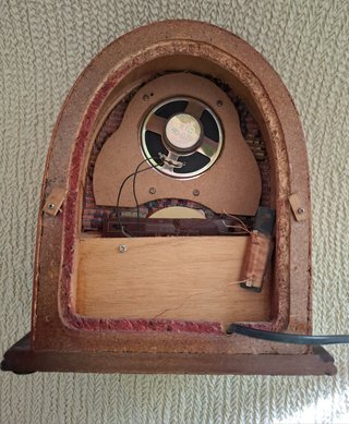 Radio Vintage Madera Tapiz Floral