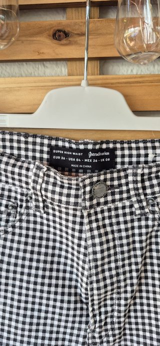 Pantalones Stradivarius Cuadros Blanco y Negro