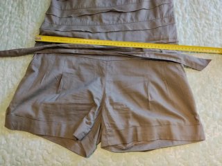 Mono corto shorts caqui