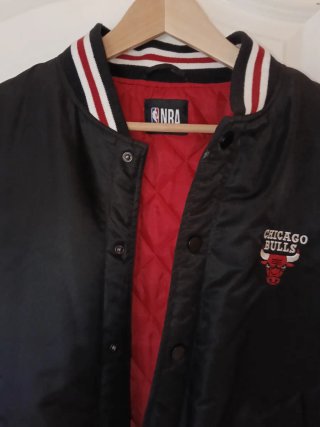Chaqueta Chicago Bulls Negra y Roja