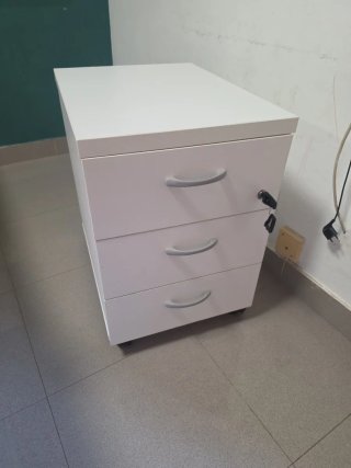 Cajonera con ruedas y llave