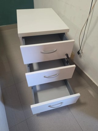 Cajonera con ruedas y llave