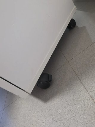 Cajonera con ruedas y llave