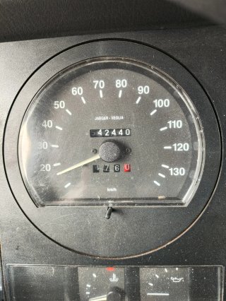 Nissan Atleon 2000