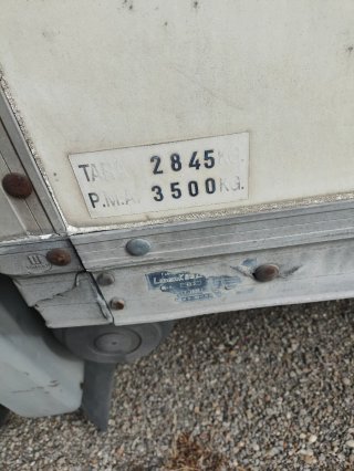 Nissan Atleon 2000