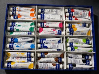 Caja 108 Temperas Pelikan