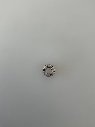 Abalorio Pandora con piedras rosas