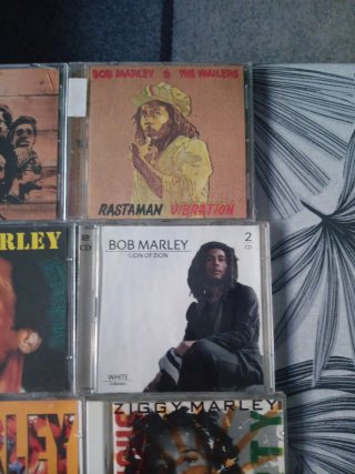 Lote 12 CDs Bob Marley (2 NUEVOS y PRECINTADOS)
