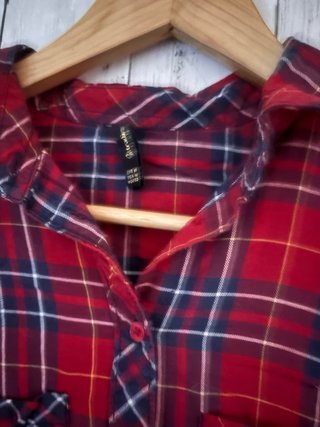 Blusa de cuadros roja