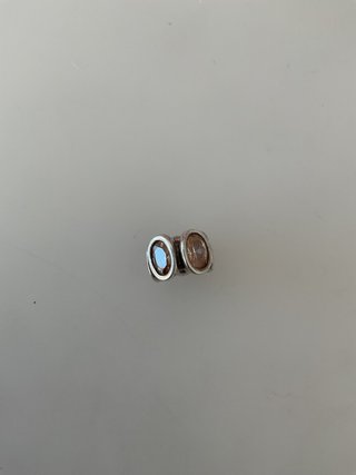 Abalorio Pandora con piedras crema
