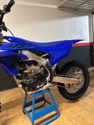 Yamaha YZF 250 2024 - 20 Horas