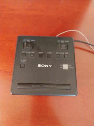 Radio despertador Sony negro