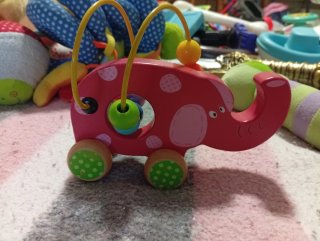 Elefante de madera para bebé